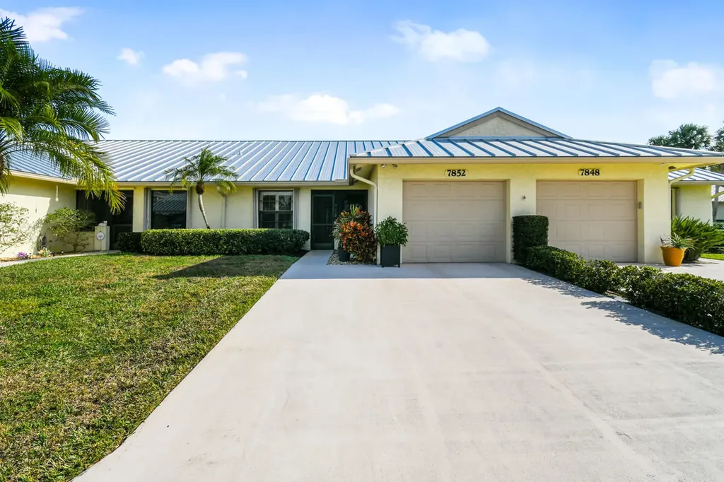 7852 Se Sugar Sand Circle Hobe Sound FL 33455