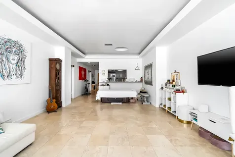 5601 Collins Avenue Miami Beach FL 33140