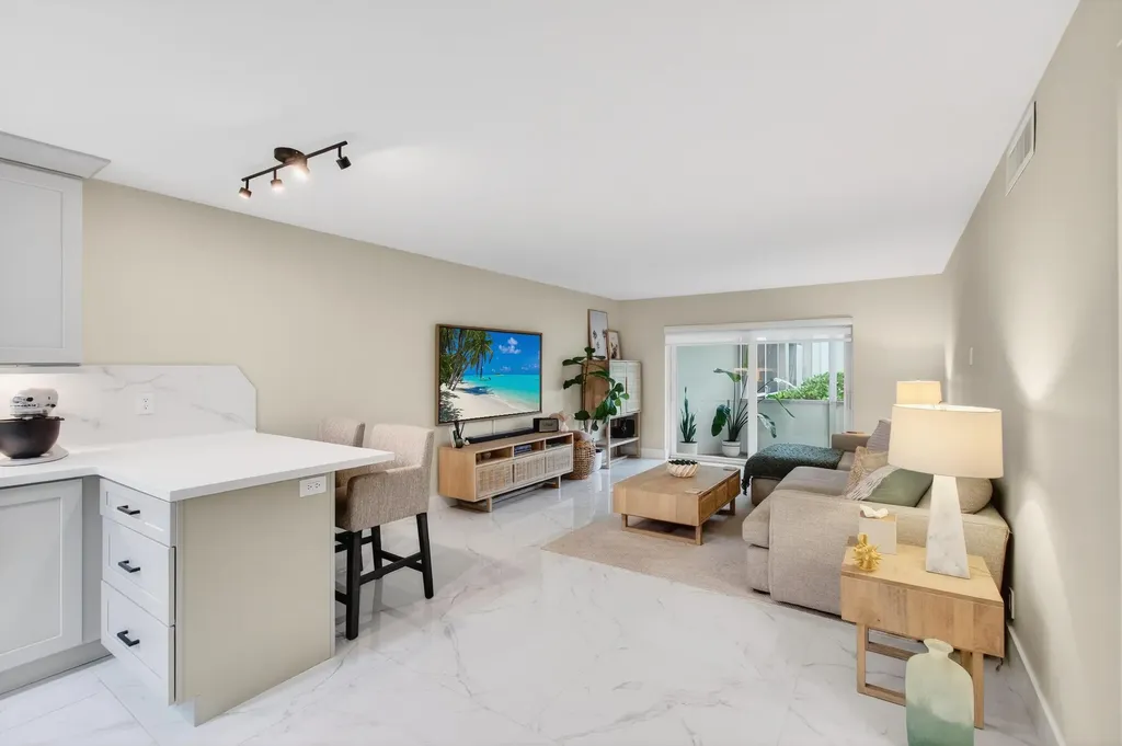 322 N Federal Highway Deerfield Beach FL 33441