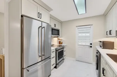 322 N Federal Highway Deerfield Beach FL 33441