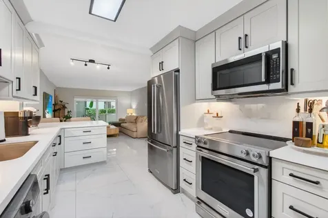 322 N Federal Highway Deerfield Beach FL 33441