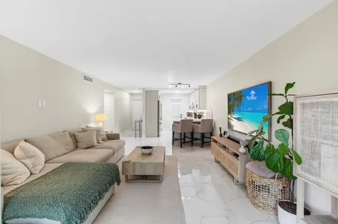 322 N Federal Highway Deerfield Beach FL 33441