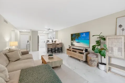 322 N Federal Highway Deerfield Beach FL 33441