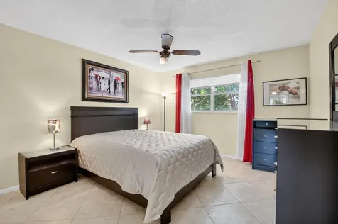 203 Oxford 100 West Palm Beach FL 33417