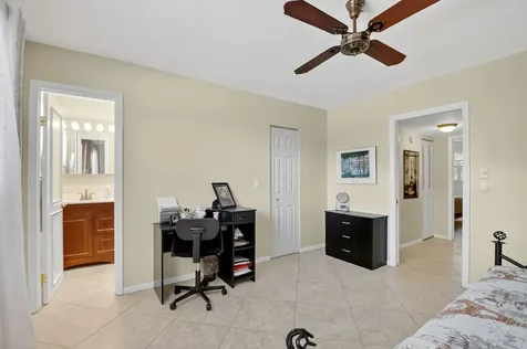 203 Oxford 100 West Palm Beach FL 33417