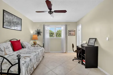 203 Oxford 100 West Palm Beach FL 33417