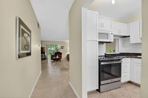 203 Oxford 100 West Palm Beach FL 33417