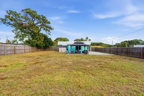 824 Nw 4th Avenue Boynton Beach FL 33426