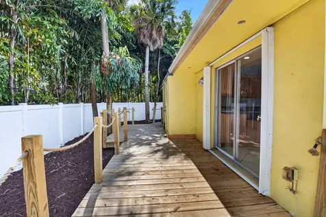 111 SE 7th Avenue Delray Beach FL 33483
