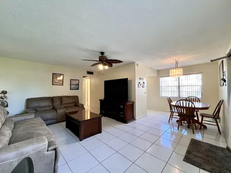 76 Sheffield D West Palm Beach FL 33417