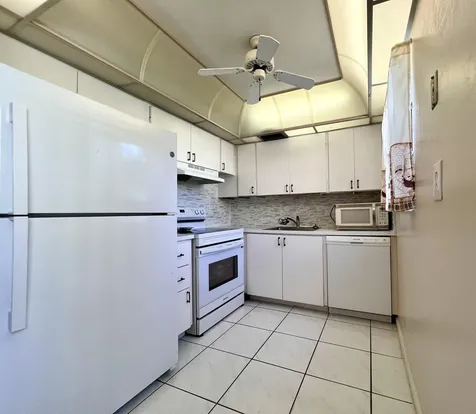 76 Sheffield D West Palm Beach FL 33417