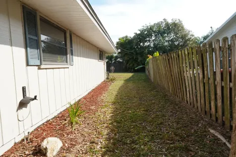 166 23rd Avenue Vero Beach FL 32962