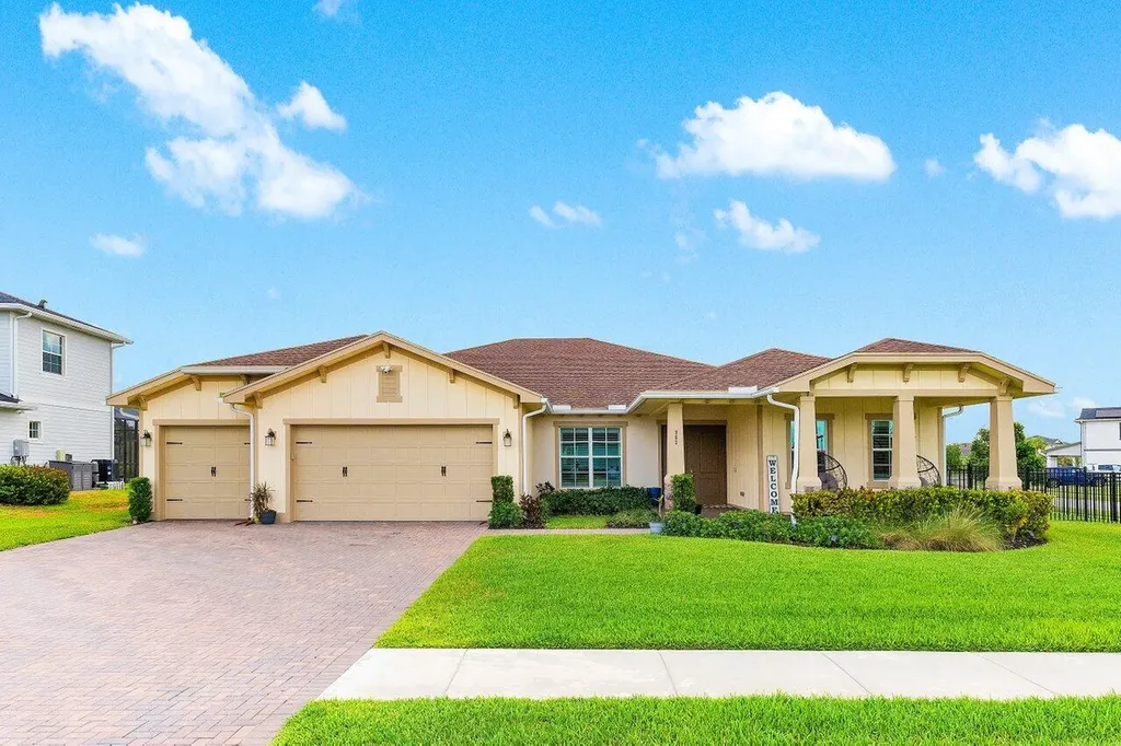 962 Castaway Court Loxahatchee FL 33470