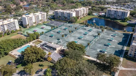 2786 Tennis Club Drive West Palm Beach FL 33417