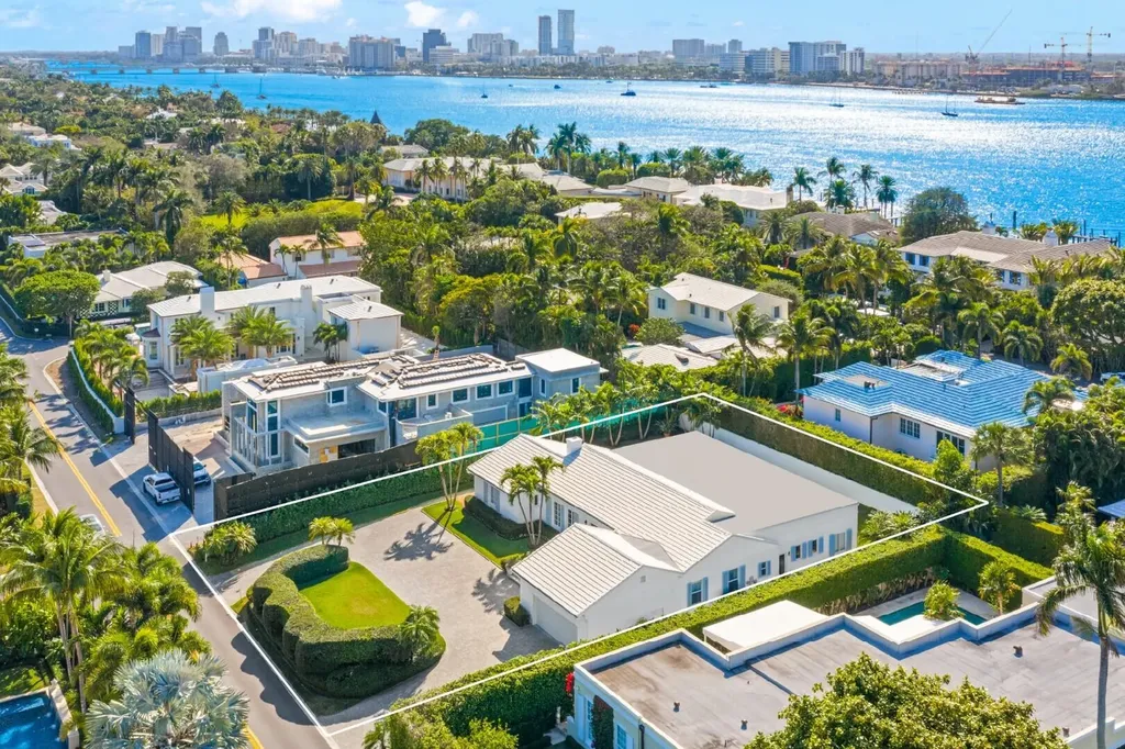 624 N Lake Way Palm Beach FL 33480
