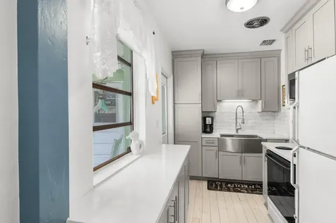 5606 Hobart Avenue West Palm Beach FL 33405