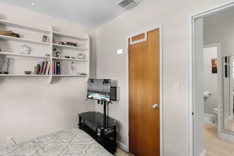 5606 Hobart Avenue West Palm Beach FL 33405