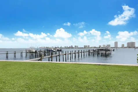 370 Wilma Circle Riviera Beach FL 33404