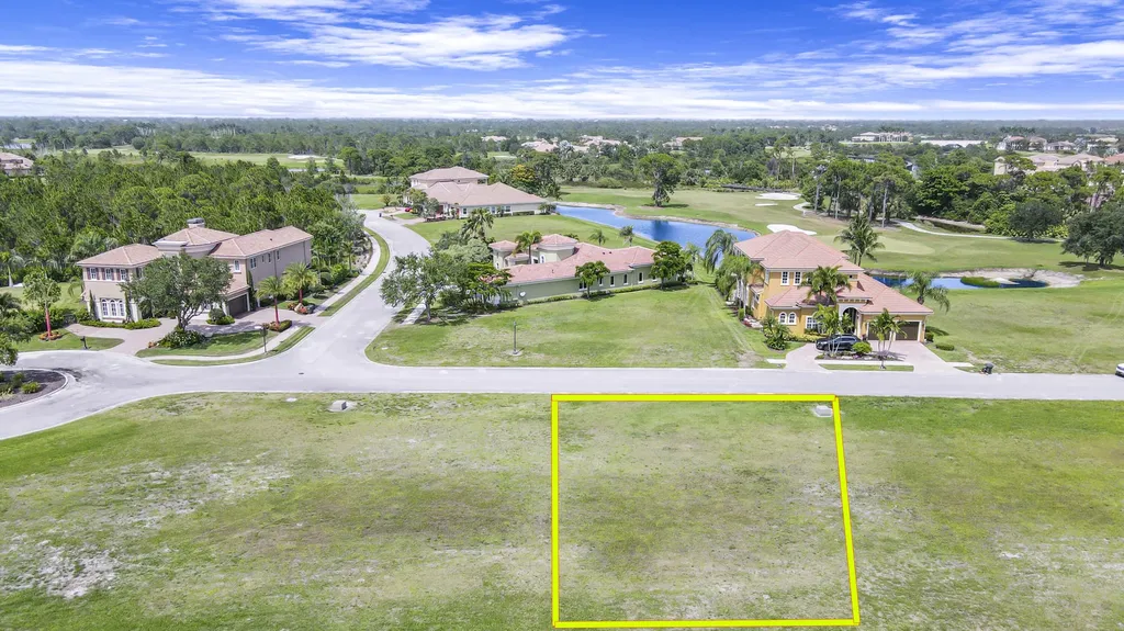 120 SE Via Verona Port Saint Lucie FL 34984