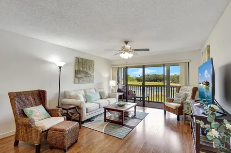 348 Brackenwood Circle Palm Beach Gardens FL 33418