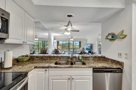 348 Brackenwood Circle Palm Beach Gardens FL 33418