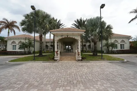 1271 Nw Leonardo Circle Port Saint Lucie FL 34986