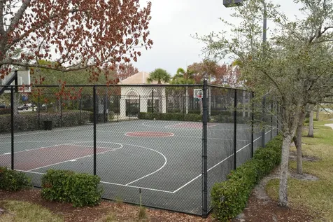 1271 Nw Leonardo Circle Port Saint Lucie FL 34986
