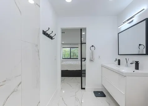 8545 Casa Del Lago Boca Raton FL 33433