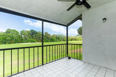 8545 Casa Del Lago Boca Raton FL 33433