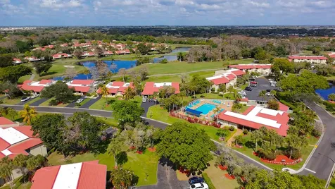 8545 Casa Del Lago Boca Raton FL 33433