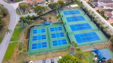 8545 Casa Del Lago Boca Raton FL 33433