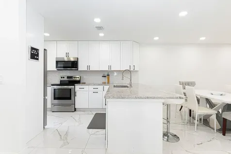 8545 Casa Del Lago Boca Raton FL 33433