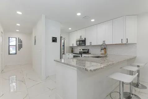8545 Casa Del Lago Boca Raton FL 33433