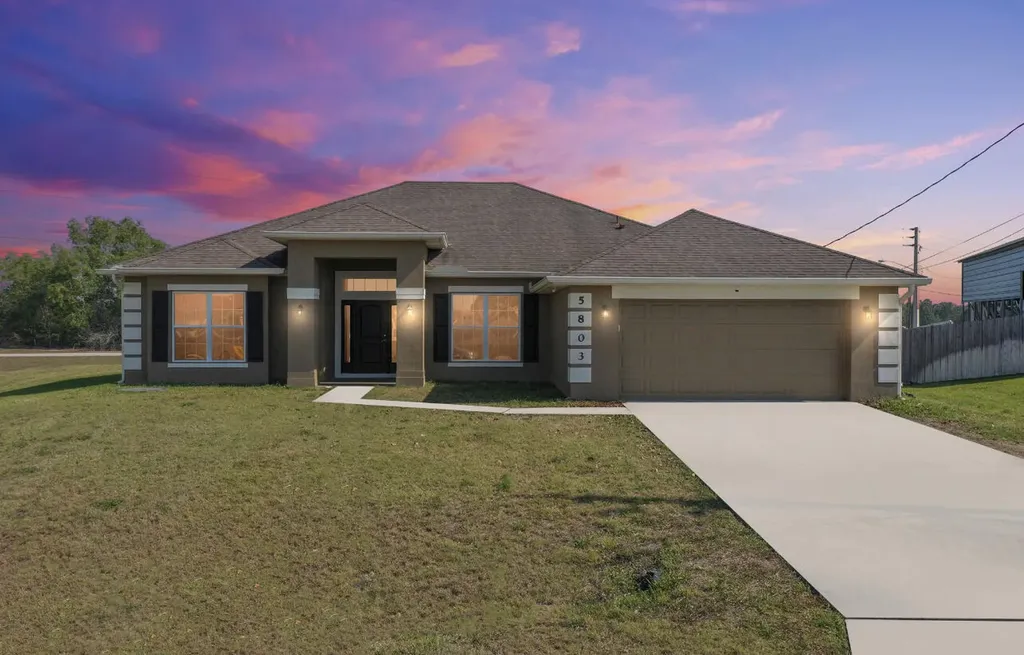 5803 NW Dooley Circle Port Saint Lucie FL 34986