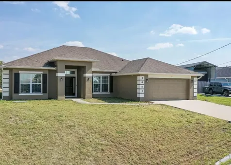 5803 NW Dooley Circle Port Saint Lucie FL 34986