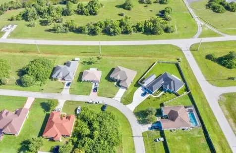 5803 NW Dooley Circle Port Saint Lucie FL 34986