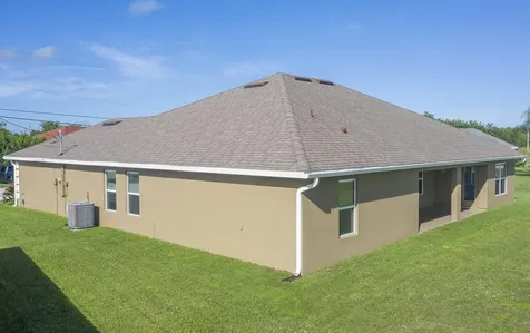 5803 NW Dooley Circle Port Saint Lucie FL 34986