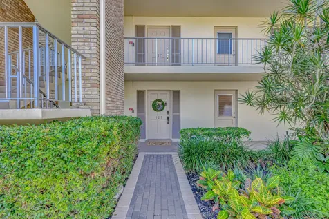 5560 Tamberlane Circle Palm Beach Gardens FL 33418