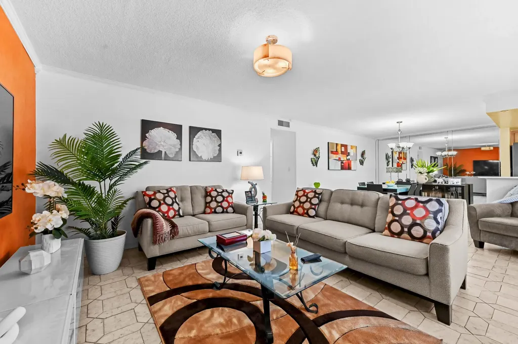 200 Ne 12th Avenue Hallandale Beach FL 33009