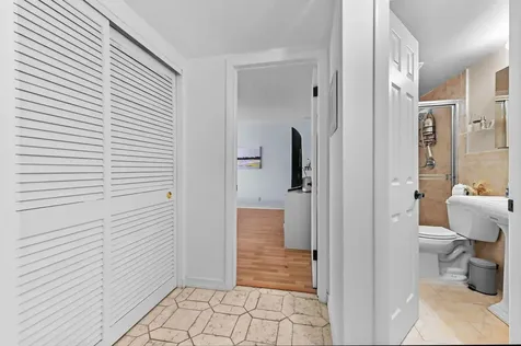 200 Ne 12th Avenue Hallandale Beach FL 33009