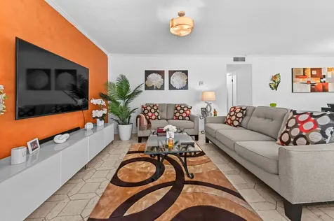 200 Ne 12th Avenue Hallandale Beach FL 33009