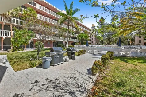 200 Ne 12th Avenue Hallandale Beach FL 33009