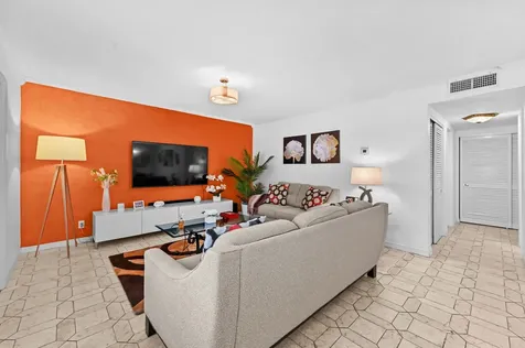200 Ne 12th Avenue Hallandale Beach FL 33009