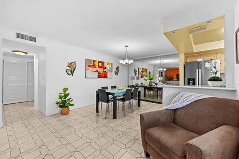 200 Ne 12th Avenue Hallandale Beach FL 33009