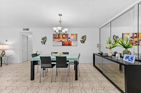 200 Ne 12th Avenue Hallandale Beach FL 33009