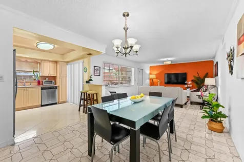 200 Ne 12th Avenue Hallandale Beach FL 33009