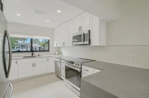 1333 Se 8th Street Deerfield Beach FL 33441