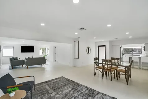 1333 Se 8th Street Deerfield Beach FL 33441