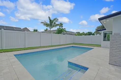 1333 Se 8th Street Deerfield Beach FL 33441
