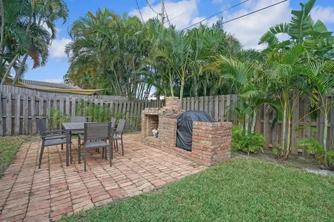 1333 Se 8th Street Deerfield Beach FL 33441